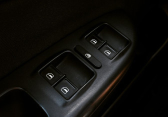 Подержанный автомобиль Skoda Octavia Liftback 2012 года (12 фото)