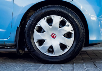 Подержанный автомобиль Honda Fit 2013 года (18 фото)