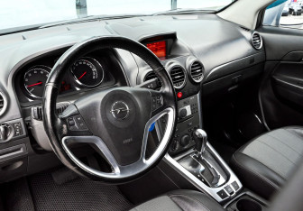 Подержанный автомобиль Opel Antara 2012 года (13 фото)