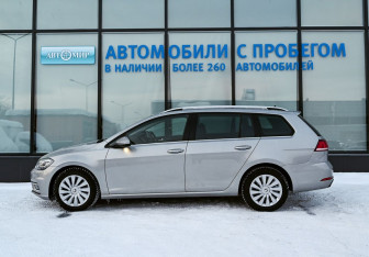 Подержанный автомобиль Volkswagen Golf Wagon 2018 года (2 фото)