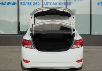 Подержанный автомобиль Hyundai Solaris Sedan 2014 года (19 фото)