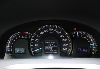 Подержанный автомобиль Toyota Camry Sedan 2012 года (11 фото)