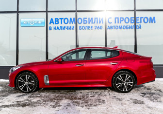 Подержанный автомобиль Kia Stinger 2019 года (2 фото)