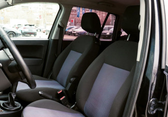 Подержанный автомобиль Ford Fusion 2008 года (14 фото)