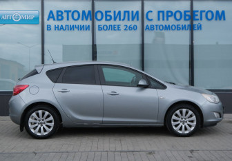 Подержанный автомобиль Opel Astra Hatchback 2011 года (6 фото)