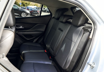 Подержанный автомобиль Opel Mokka 2012 года (18 фото)