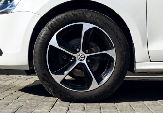 Подержанный автомобиль Volkswagen Jetta Sedan 2014 года (19 фото)