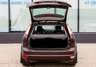 Подержанный автомобиль Ford Focus Hatchback 2010 года (21 фото)