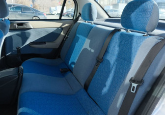 Подержанный автомобиль Chevrolet Viva 2005 года (18 фото)