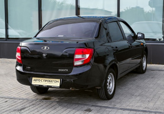 Подержанный автомобиль LADA (ВАЗ) Granta Sedan 2012 года (5 фото)