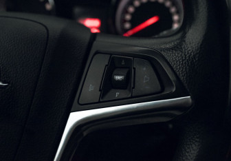 Подержанный автомобиль Opel Mokka 2013 года (12 фото)