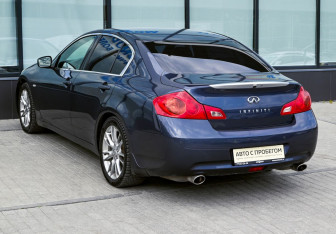 Подержанный автомобиль Infiniti G Sedan 2011 года (3 фото)