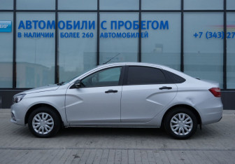 Подержанный автомобиль LADA (ВАЗ) Vesta Sedan 2019 года (2 фото)