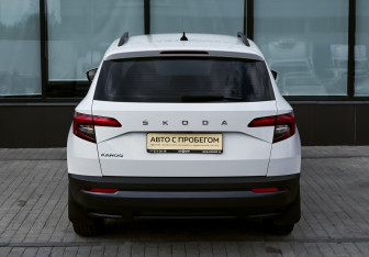 Подержанный автомобиль Skoda Karoq 2021 года (4 фото)