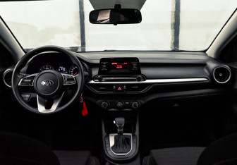 Подержанный автомобиль Kia Cerato Sedan 2019 года (19 фото)