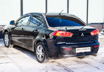 Подержанный автомобиль Mitsubishi Lancer Sedan 2008 года (3 фото)