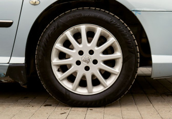 Подержанный автомобиль Peugeot 407 Sedan 2006 года (20 фото)