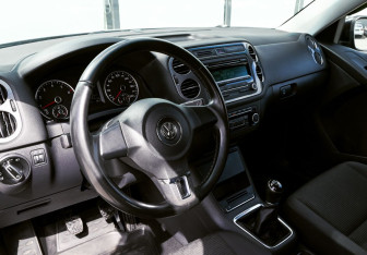 Подержанный автомобиль Volkswagen Tiguan 2013 года (13 фото)