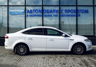 Подержанный автомобиль Ford Mondeo Liftback 2011 года (6 фото)
