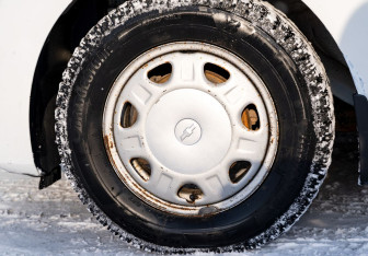 Подержанный автомобиль Chevrolet Spark 2011 года (18 фото)