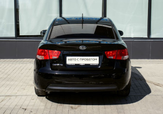 Подержанный автомобиль Kia Cerato Sedan 2012 года (4 фото)