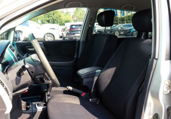 Подержанный автомобиль Suzuki Liana Wagon 2004 года (15 фото)