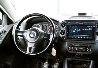 Подержанный автомобиль Volkswagen Tiguan 2012 года (17 фото)