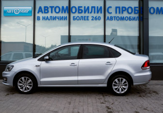 Подержанный автомобиль Volkswagen Polo Sedan 2016 года (2 фото)
