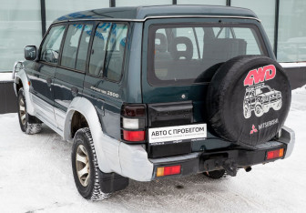 Подержанный автомобиль Mitsubishi Pajero 1995 года (5 фото)