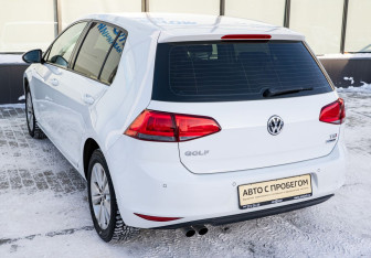 Подержанный автомобиль Volkswagen Golf Hatchback 2015 года (3 фото)