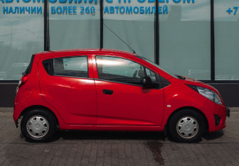Подержанный автомобиль Chevrolet Spark 2013 года (6 фото)