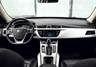 Подержанный автомобиль Geely Atlas 2019 года (18 фото)