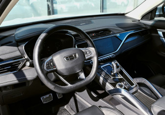 Подержанный автомобиль Geely Atlas Pro 2022 года (14 фото)