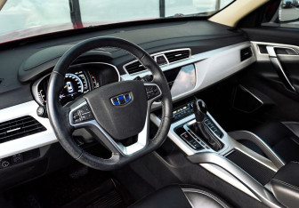 Подержанный автомобиль Geely Atlas 2021 года (14 фото)