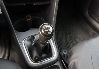 Подержанный автомобиль Volkswagen Polo Sedan 2013 года (10 фото)