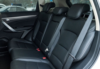 Подержанный автомобиль Geely Atlas Pro 2023 года (17 фото)