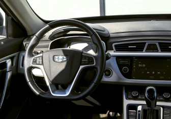 Подержанный автомобиль Geely Atlas 2021 года (19 фото)