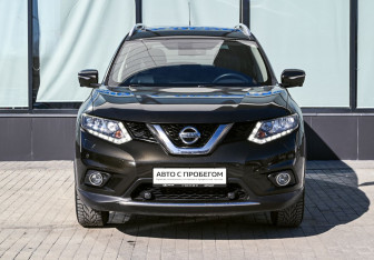 Подержанный автомобиль Nissan X-Trail 2015 года (8 фото)