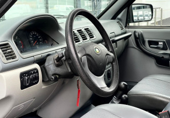 Подержанный автомобиль УАЗ Patriot 2011 года (9 фото)