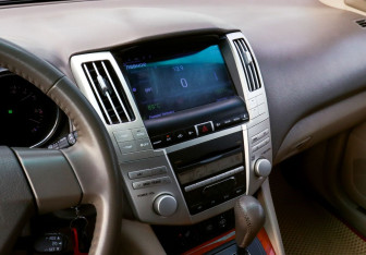 Подержанный автомобиль Lexus RX 2007 года (10 фото)