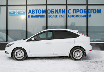 Подержанный автомобиль Ford Focus Hatchback 2008 года (2 фото)