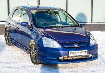 Подержанный автомобиль Honda Civic Hatchback 2003 года (8 фото)