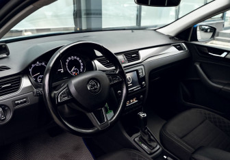 Подержанный автомобиль Skoda Rapid Liftback 2017 года (15 фото)