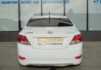 Подержанный автомобиль Hyundai Solaris Sedan 2014 года (4 фото)