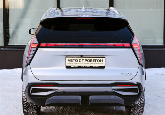 Подержанный автомобиль Geely Atlas 2024 года (4 фото)