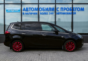 Подержанный автомобиль Opel Zafira Compactvan 2013 года (6 фото)