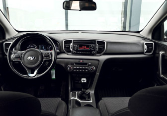 Подержанный автомобиль Kia Sportage 2018 года (18 фото)