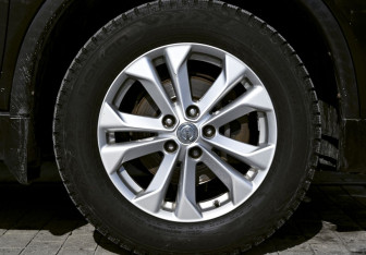 Подержанный автомобиль Nissan X-Trail 2015 года (21 фото)