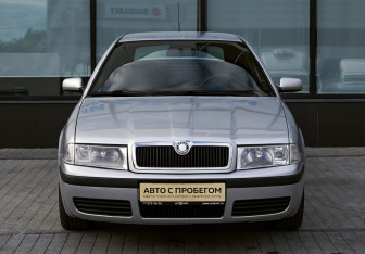 Подержанный автомобиль Skoda Octavia Liftback 2006 года (8 фото)