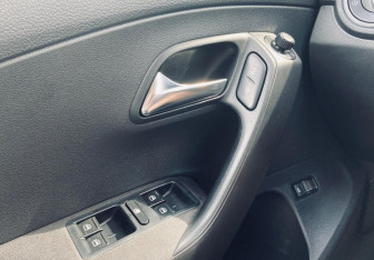 Подержанный автомобиль Volkswagen Polo Sedan 2013 года (14 фото)